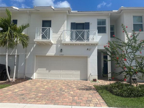 11997 Park Central, Royal Palm Beach FL 33411