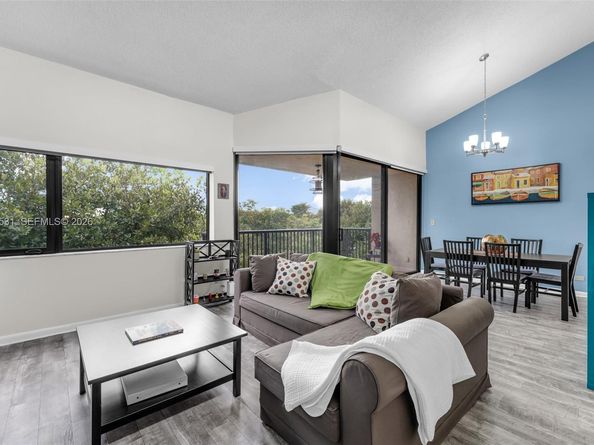 6701 SW 116th Ct 406, Miami FL 33173