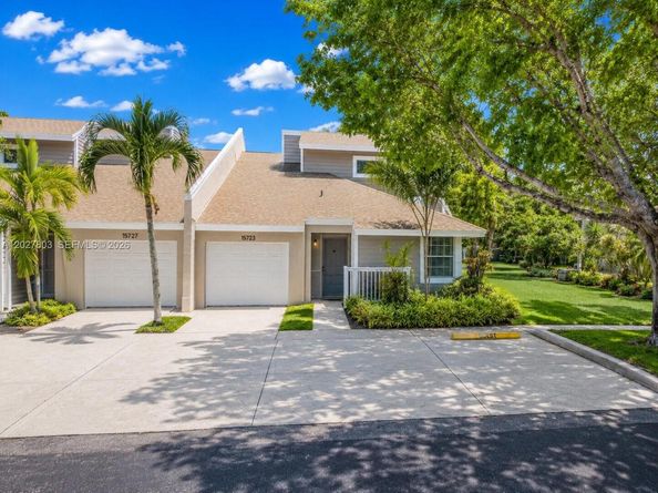 15723 Woodgate Pl E, Sunrise FL 33326