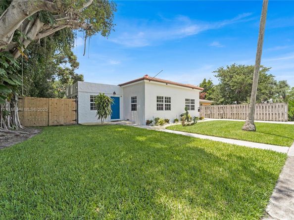 436 Evergreen Dr, Lake Park FL 33403