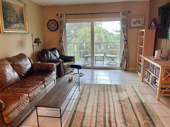 1000 Hillcrest Ct 308, Hollywood FL 33021