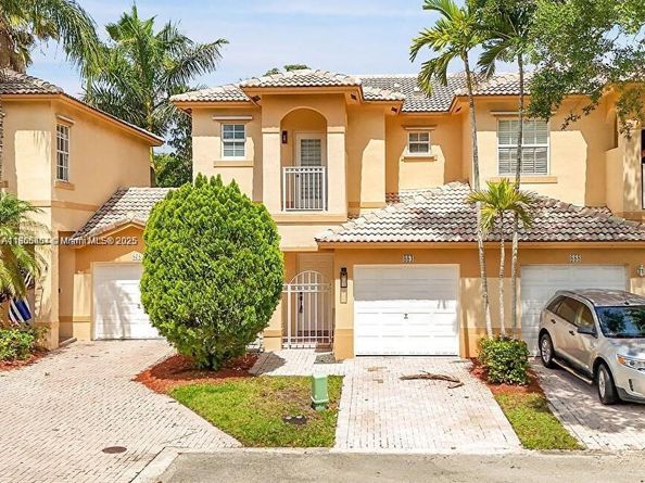 884 NW 170th Ter, Pembroke Pines FL 33028