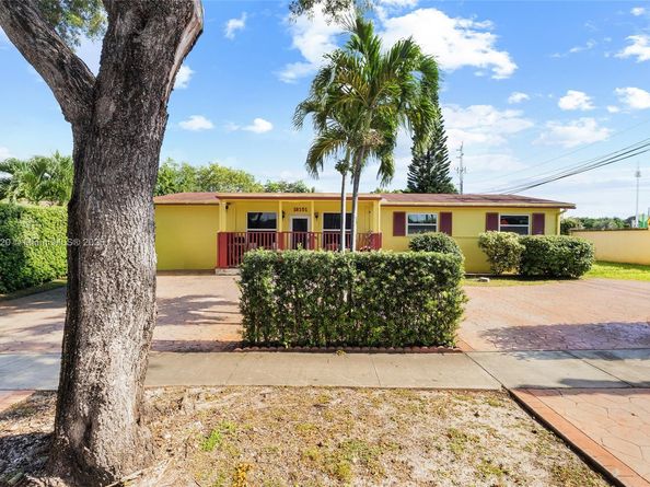 18151 NE 9th Ct, North Miami Beach FL 33162