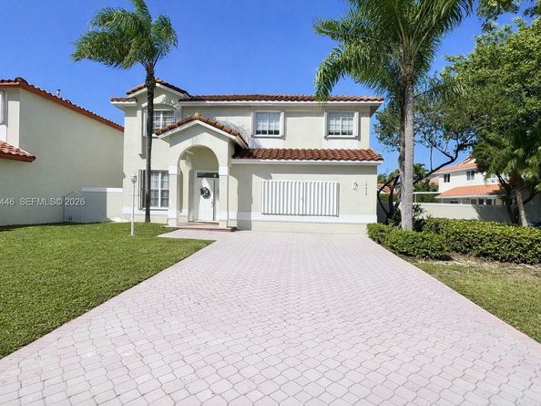 10628 NW 54th St, Doral FL 33178