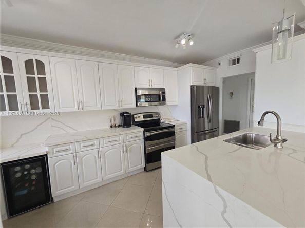 3850 Washington St 816, Hollywood FL 33021