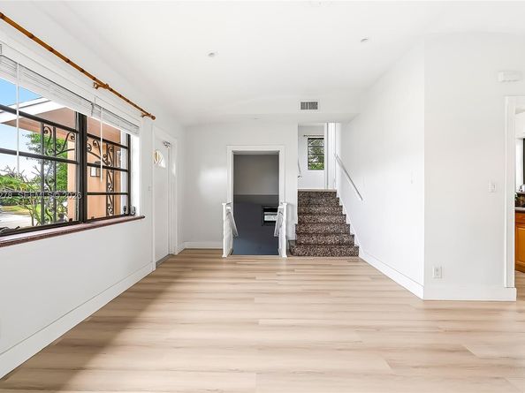 1419 Crest Dr, Lake Worth FL 33461