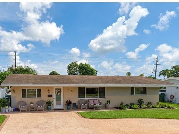 8771 NW 15th Ct, Pembroke Pines FL 33024