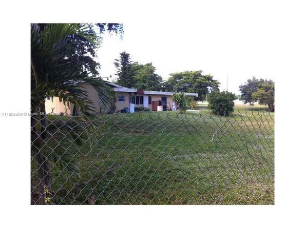 5920 SW 45TH Wy, Davie FL 33314