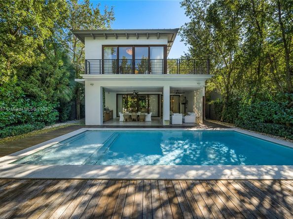 1621 S Bayshore Dr, Miami FL 33133