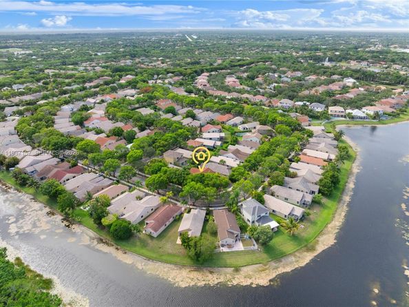 4361 Mahogany Ridge Dr, Weston FL 33331