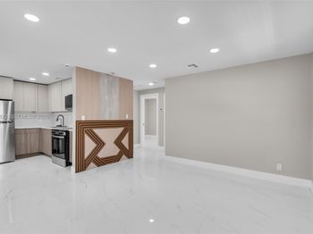 1660 W 26th St