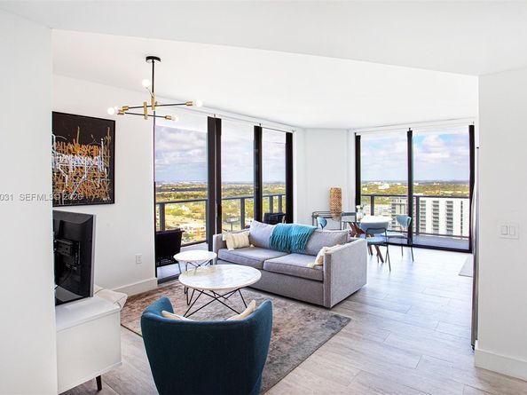 121 NE 34th St 2616, Miami FL 33137