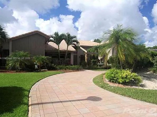 9420 Sea Turtle Ln, Plantation FL 33324