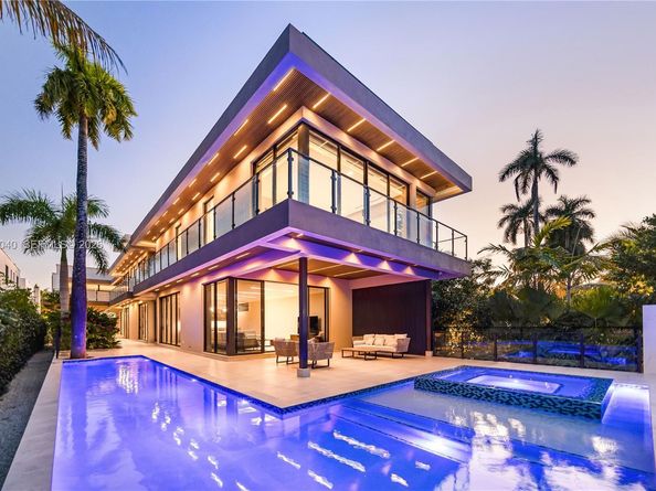 723 NE 77th St, Miami FL 33138