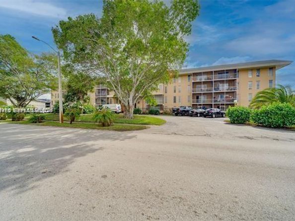 4848 NW 24th Ct 230, Lauderdale Lakes FL 33313