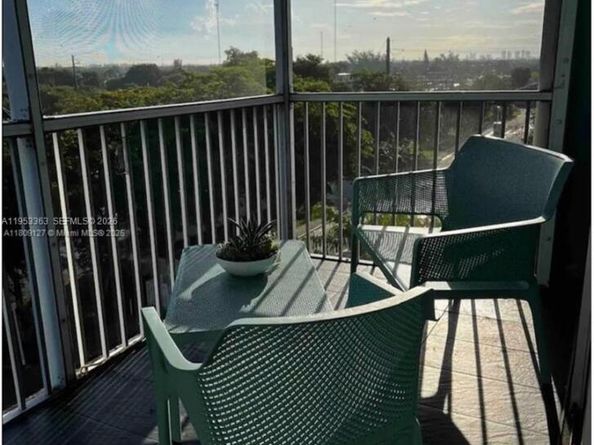 700 NW 214th St 719, Miami Gardens FL 33169