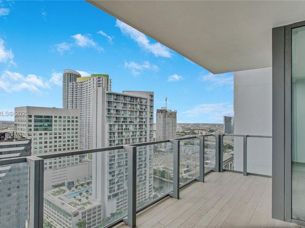 88 SW 7th St 2008, Miami FL 33130