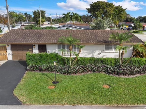 1541 NW 83rd Way, Pembroke Pines FL 33024