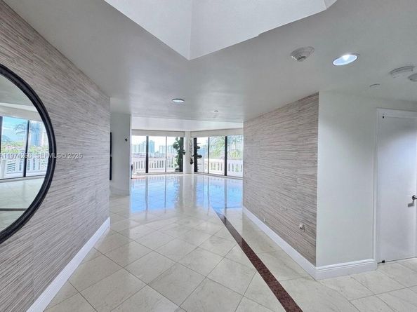 2000 Island Blvd 606, Aventura FL 33160