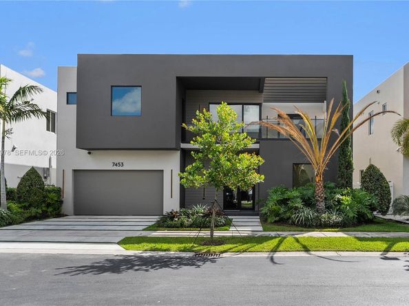 7453 NW 100th Ct, Doral FL 33178