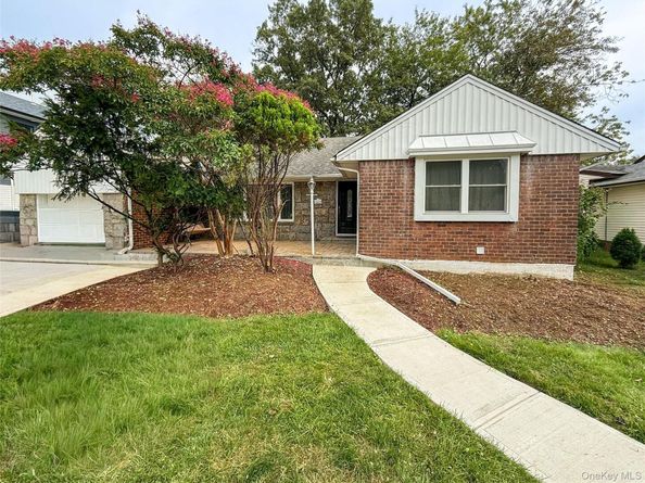 1013 Stafford Road, Valley Stream NY 11580