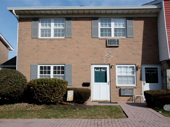 18 Springwood Drive A, North Babylon NY 11703