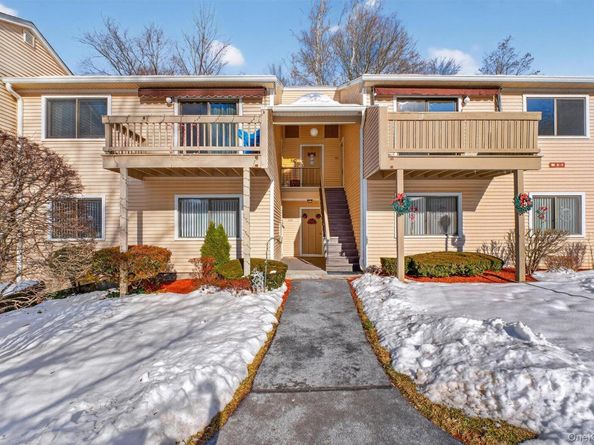 96 Molly Pitcher Lane H, Yorktown Heights NY 10598