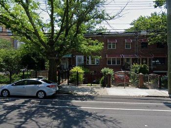 4042 Bronxwood Avenue