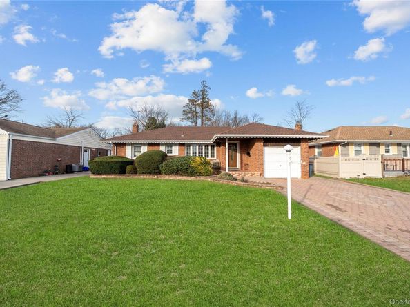 831 Dean Drive, Baldwin NY 11510