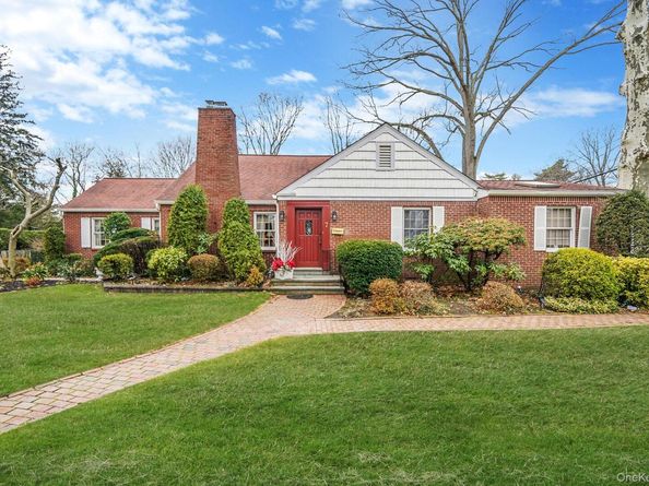 7 Rugby Road, Westbury NY 11590