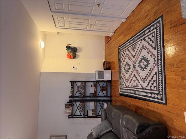 25 W Broadway 415, Long Beach NY 11561