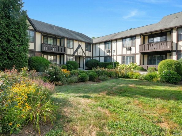 60 Foxwood Drive 2, Pleasantville NY 10570