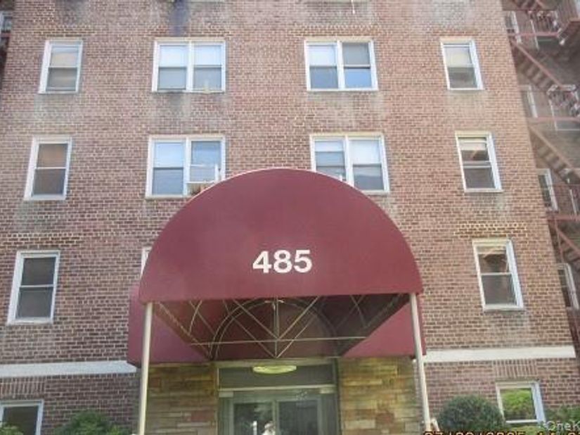 485 Bronx River B15, Yonkers NY 10704
