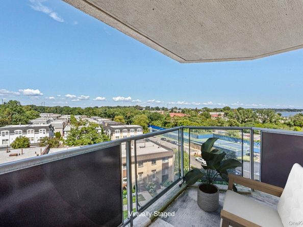 17-85 215th Street 6A, Bayside NY 11360