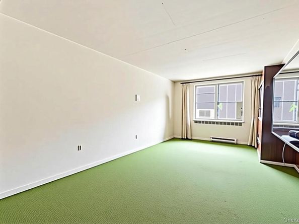 67-87 Booth Street 4C, Forest Hills NY 11375