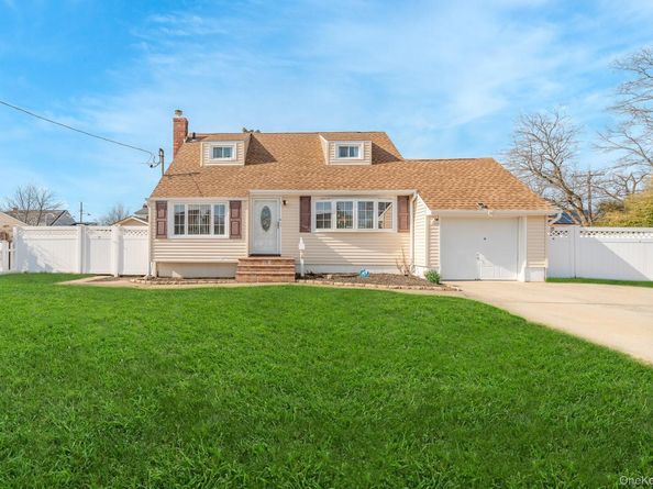 385 Irving Street, Central Islip NY 11722
