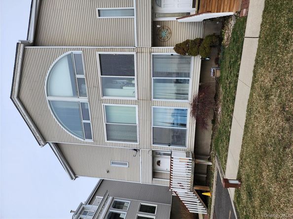 5 Landing Way 59, Bronx NY 10464