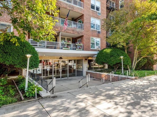 60-11 Broadway 4N, Woodside NY 11377