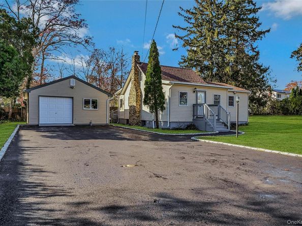 8 Pansy Road, Rocky Point NY 11778