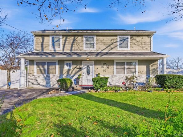 87 Root Avenue, Central Islip NY 11722