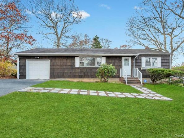 4 Washington Avenue, Smithtown NY 11787