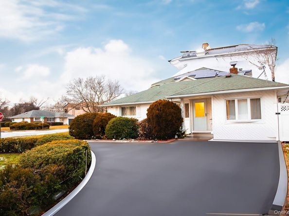 1322 Barry Drive S, Valley Stream NY 11580