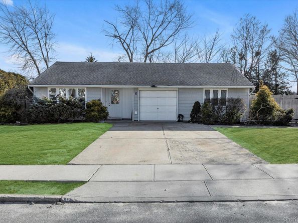 6 Anne Drive, Selden NY 11784