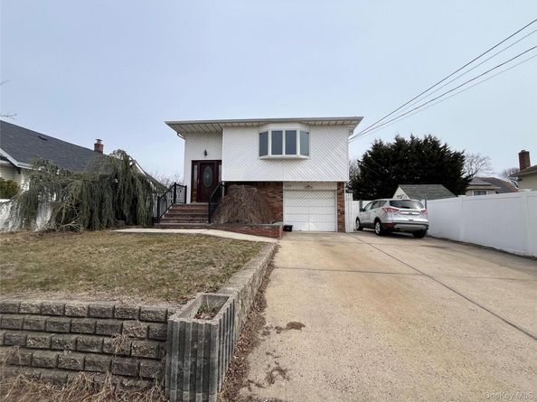 630 S Wellwood Avenue, Lindenhurst NY 11757