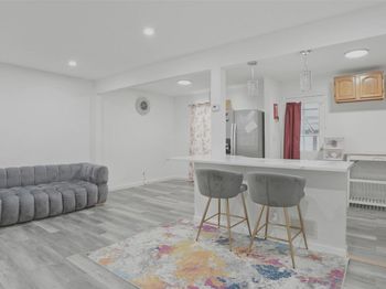 8 Myrtle Avenue