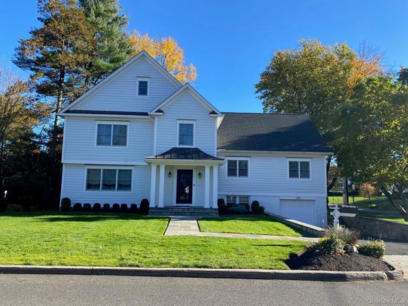 299 STRATTON Road, New Rochelle NY 10804