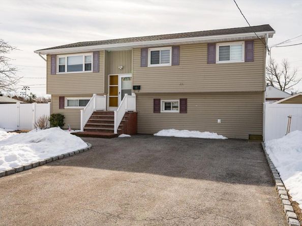 231 3rd Street, Lindenhurst NY 11757