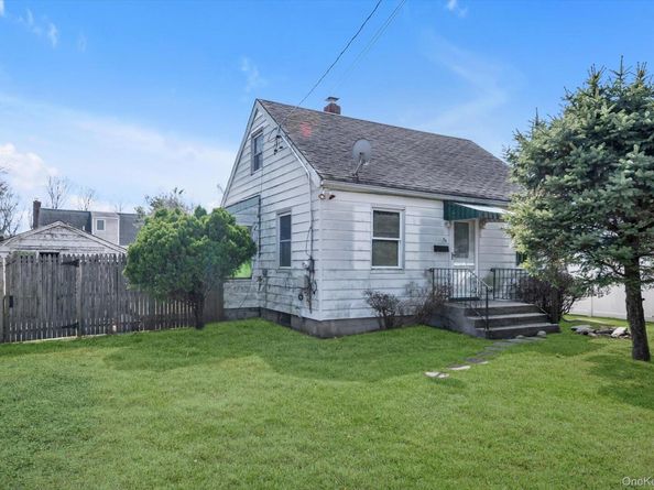54 Garfield Place, East Northport NY 11731