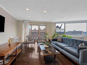 12 Old Mamaroneck Road