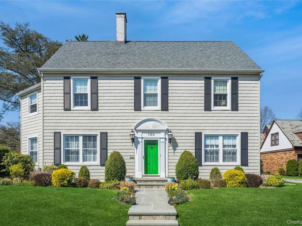 154 Wellington Road, Garden City NY 11530